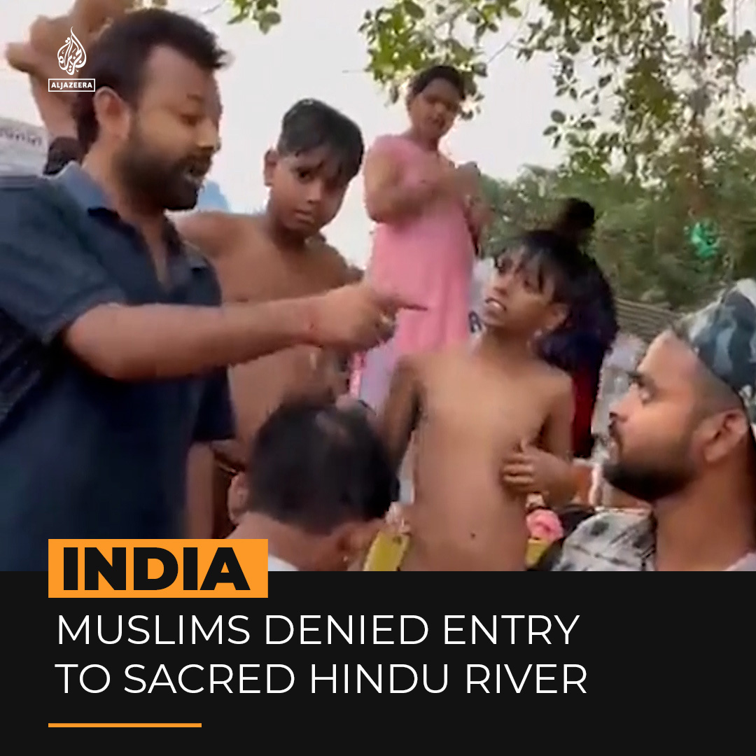 Video shows a Hindu man denying a Muslim family entry to the Ganges River in India's Uttarakhand state, which is considered a sacred place for Hindus ⤵️