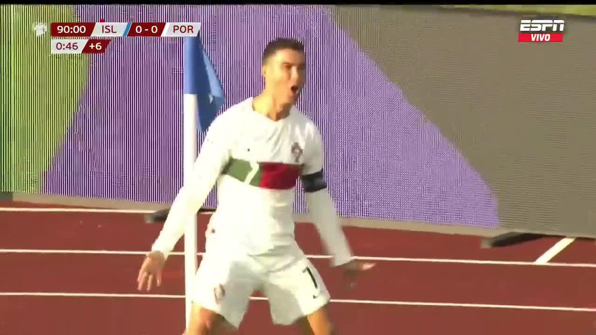 Cristiano Ronaldo ๐ต๐น. Retrato de vigencia. Justo en el dรญa en el que llega a los 200 partidos con Portugal. Sรญ, gol contra Islandia y sobre la hora para darle el triunfo a su selecciรณn. Ah, y alcanzar los 123 gritos con su paรญs.