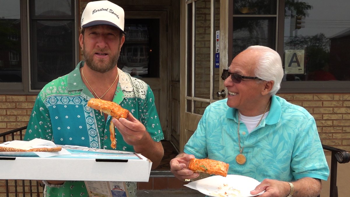 Barstool Pizza Review - La Casa Bella (Brooklyn, NY) with The Italian Sunbather