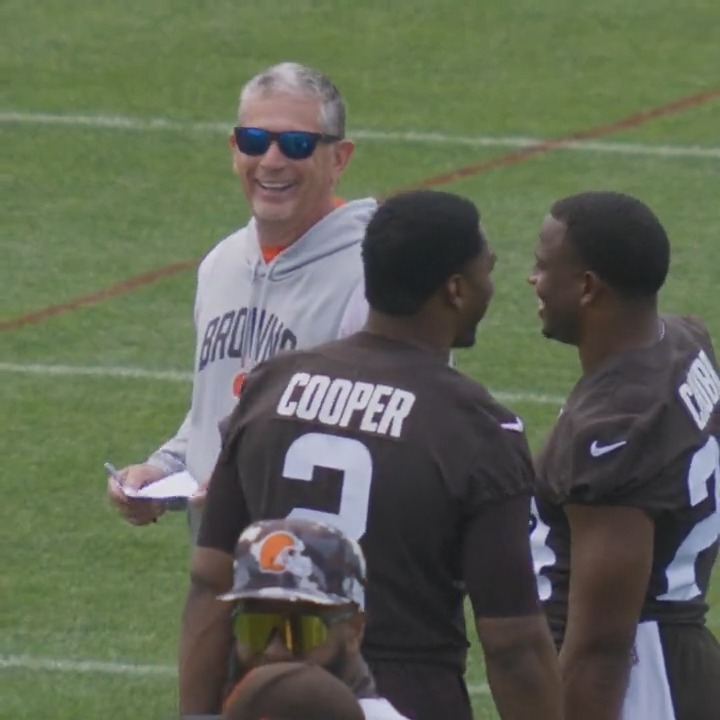 Jim Schwartz: A Super Bowl-winning Defensive Coordinator in action. #Browns