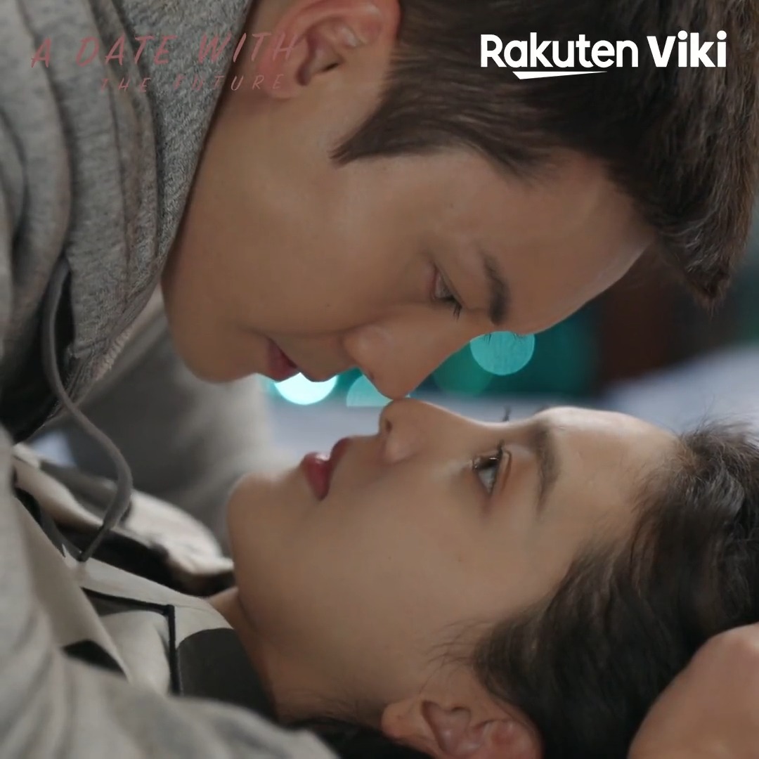 #WilliamChan can’t hide his surprise when #ZhangRuoNan invites him to spend the night with her! 🛏️😴🤨 Will he take her up on her invitation? Find out by watching #ADateWithTheFuture now, on #Viki: