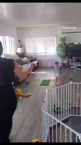 What's better, the swing or the catch? 🤯 (📹: Instagram/ jacko_golf)