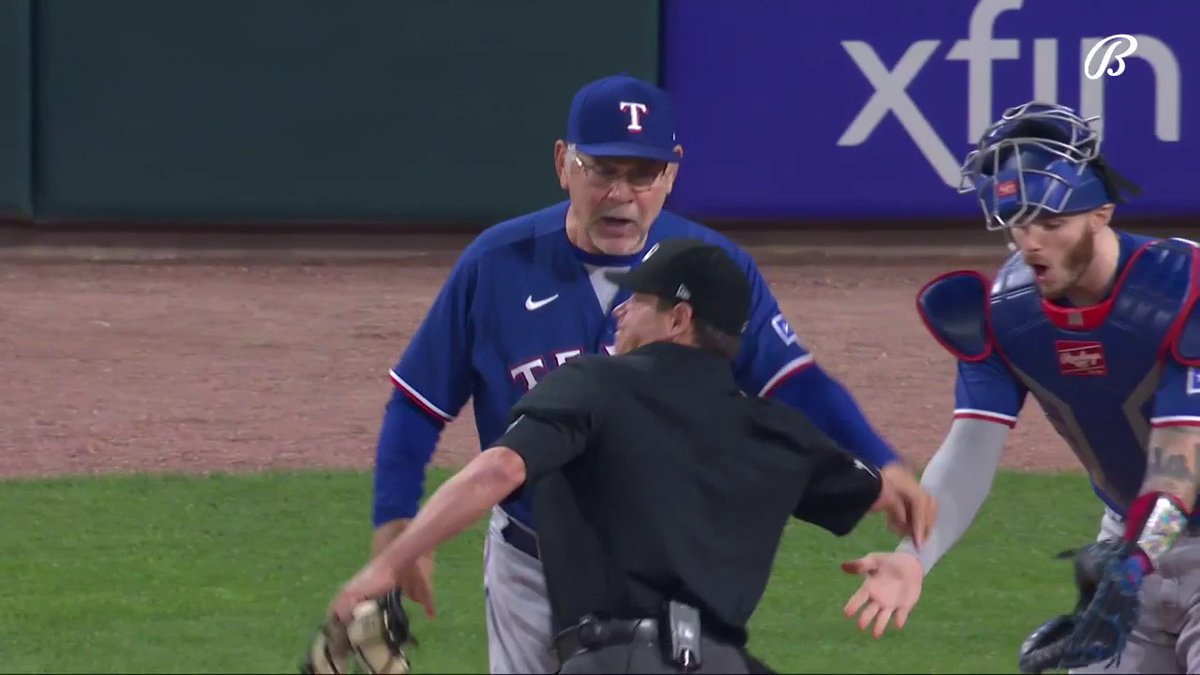 This is one of the worst calls in the history of baseball
