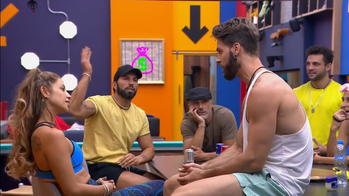 Tantas preguntas y tan pocas respuestas en esta pelea... Lo único que me queda claro es que en esta vida llamada chisme, ¡yo soy Poncho De Nigris, Sergio Mayer B. y Nicola Porcella! 😂🔥 Vente a ver la gala de #LaCasaDeLosFamososMx por El 5