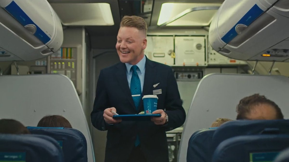 “If I wasn’t living a fabulous life, I wouldn’t be true to myself.” Meet Craig Fitzgerald, Aer Lingus Cabin Crew and Drag Performer 😊☘🌈