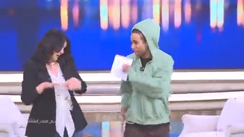 مفاجأة من #معكم_منى_الشاذلي 🤩 التيك توكر الألماني نويل روبنسون صاحب الرقصة الشهيرة والفيديوهات المثيرة على TIK TOK 😄 في حلقة خاصة قريبًا على CBC 😍