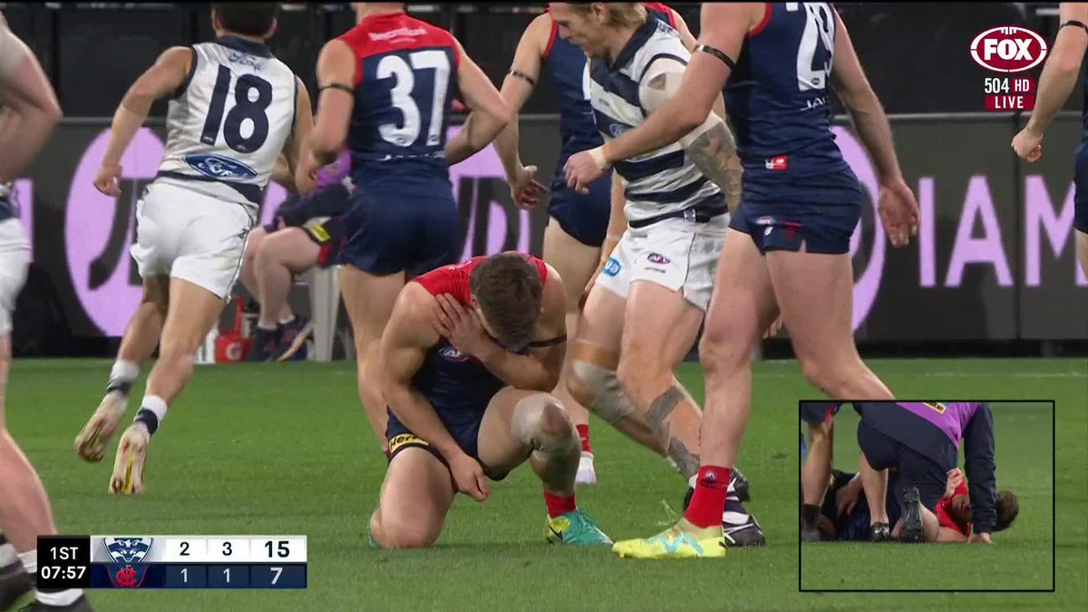 Jack Viney in serious pain after an apparent shoulder injury. 🤕 📺 Watch #AFLCatsDees on ch. 504 or stream on Kayo: ✍️ BLOG 🔢 MATCH CENTRE