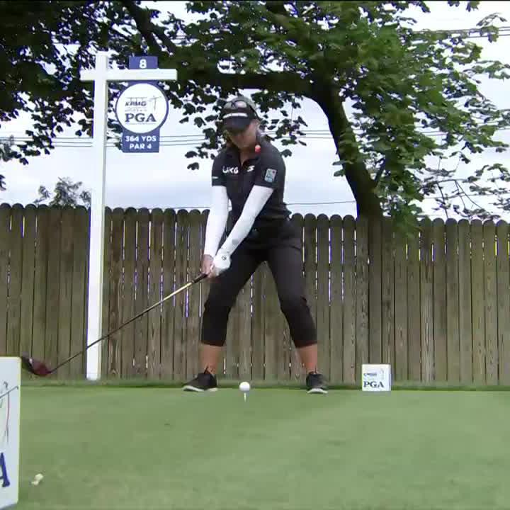 Brooke Henderson's swing is _____. Use one word to describe the major champ's swing 👇