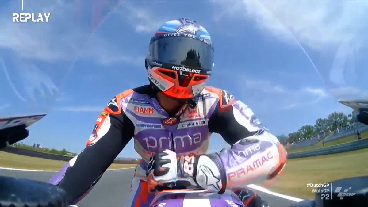Don't worry, Jorge Martín Almoguera hasn't suddenly turned into a bodybuilder! 💪 It's just that his airbag went off! 💥 #DutchGP 🇳🇱