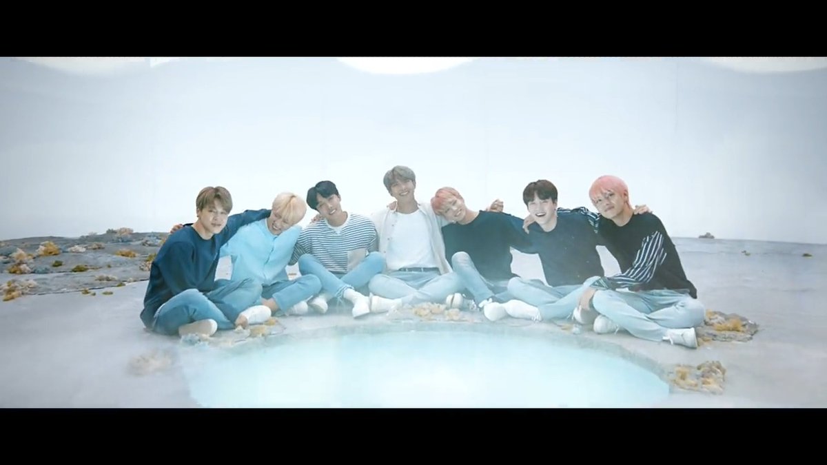 In honour of ten years of 방탄소년단 and six years of our joint efforts to illuminate the world with love, hope and kindness, we're sharing our favourite #BTSLoveMyself moments. A 🧵 👇 #OnMyMind