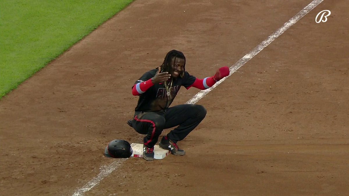 Soak this up, Cincinnati! Elly De La Cruz has the first cycle for a Red since 1989. Joey Votto has two home runs. The Cincinnati Reds have won 11 consecutive games. It's a sellout at Great American Ball Park. You are watching history and you deserve every second of it. 💥💥