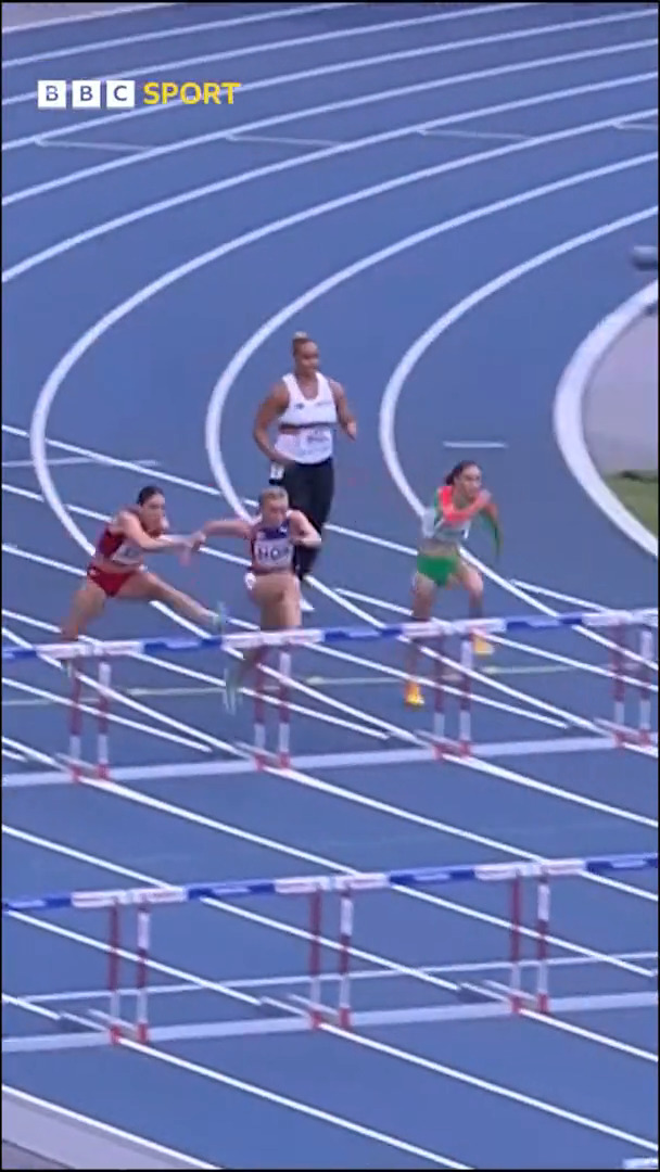 One for the team 🇧🇪❤️ Jolien Maliga Boumkwo, a shot putter, ran the 100m hurdles at the European Team Championships to secure some points for Belgium 👏