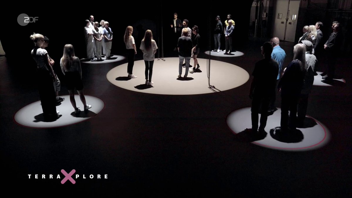 Was passiert, wenn Menschen, die wir in eine andere Schublade gesteckt haben, plötzlich etwas mit uns gemeinsam haben? Psychologe Leon Windscheid wagt das Experiment in #TerraXplore.