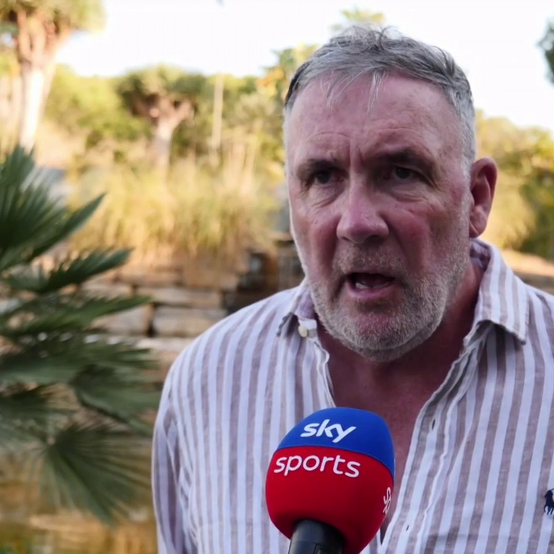 "Watch this space" Man Utd goalkeeping scout Tony Coton on David de Gea's future ⬇️