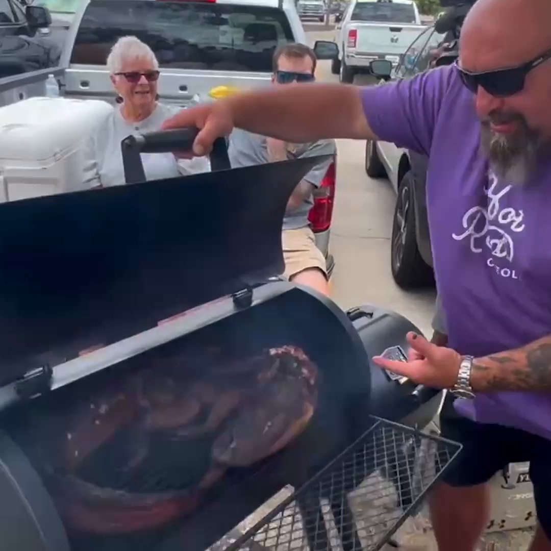 Cade Beloso's dad grilling gator before Game 2 of the #MCWS Finals 😳♨️