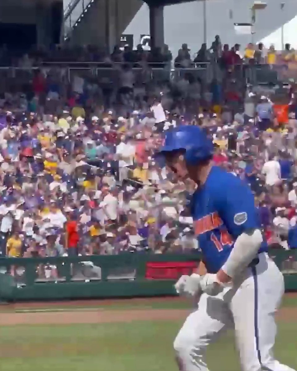 THE GATORS ARE FEELIN' IT IN OMAHA‼️ Back-to-back home runs puts Florida up 12-3 in the 6th 😳