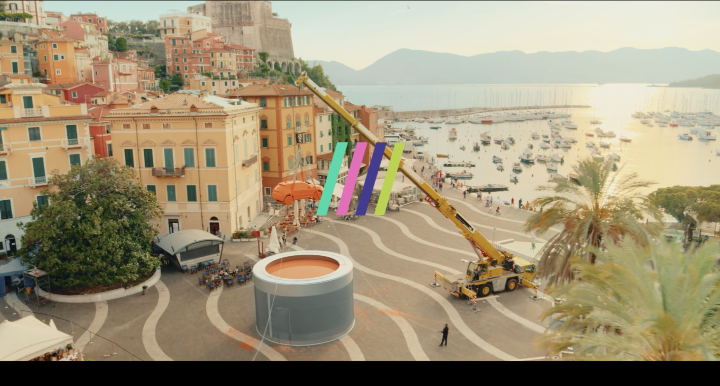 What do a grey Fiat, our CEO and a huge can of orange paint have in common? Apparently… a lot! In Lerici, a small town in Liguria, Our CEO Olivier François decided to confirm once again that Fiat is the brand of colours: we present to you Operation No Grey!