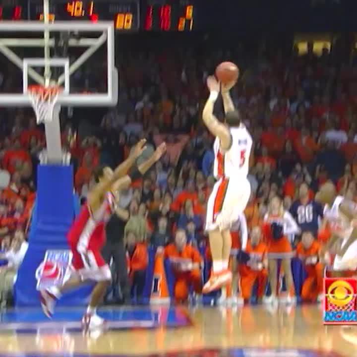 HBD, Deron Williams! 🥳️ We're celebrating with the Illinois Men's Basketball's iconic game-tying 3 vs. Arizona.