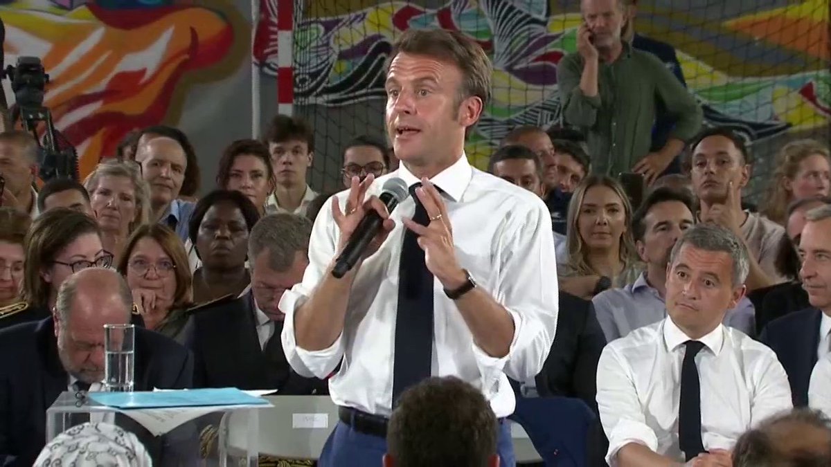 🇫🇷 FLASH | Emmanuel #Macron a annoncé la mise en place du collège de 8h à 18h dans les quartiers d'éducation prioritaire, à commencer par #Marseille. 👉 Le but est de lutter contre "l'inégalité scolaire".
