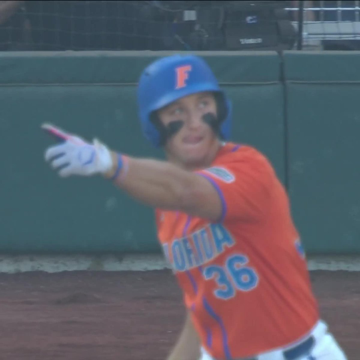 HAVE YOURSELF A #MCWS WYATT LANGFORD 😤 Gators have the early lead with his third HR in Omaha.
