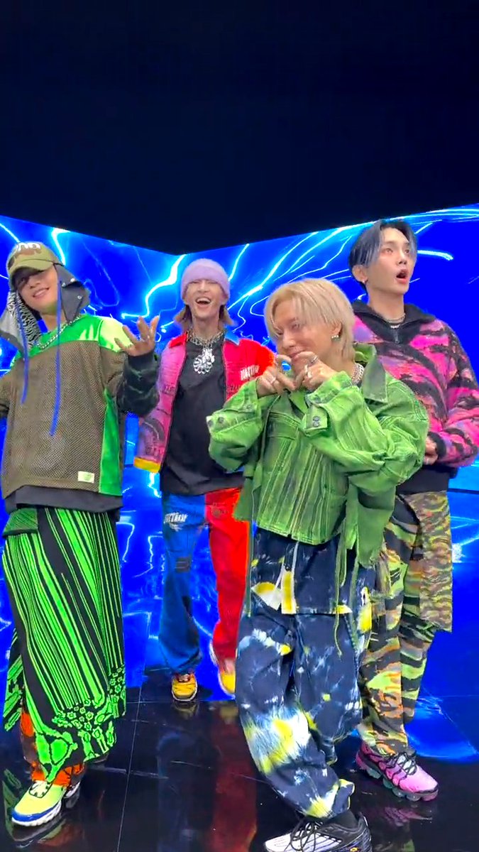[#SHORTee] HARD❤️💛💚🧡💙💜🩷 Youtube ➫ Tiktok ➫ #SHINee #샤이니 #HARD #SHINee_HARD