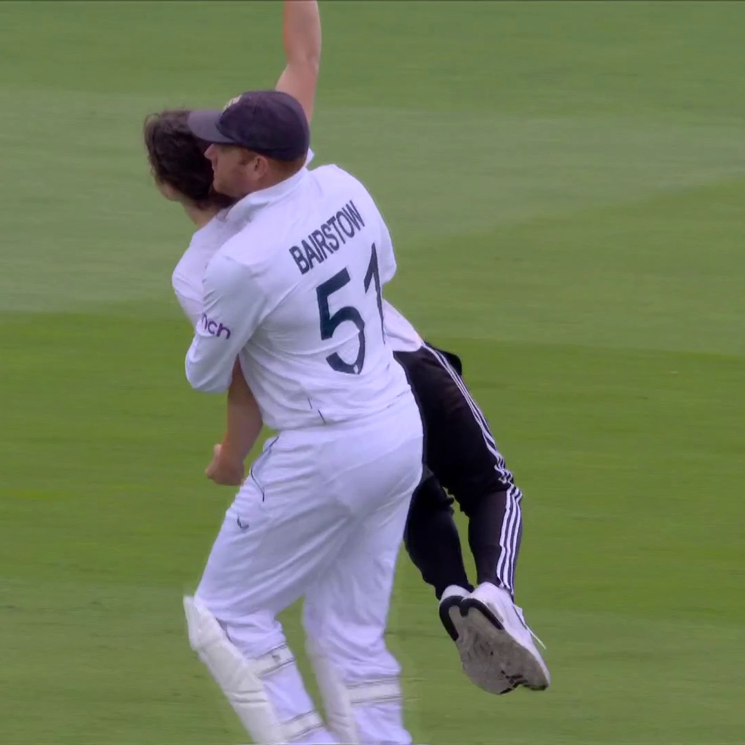 Play was delayed at Lord's due to protestors invading the pitch, with Jonny Bairstow removing one of them from the field 🚨