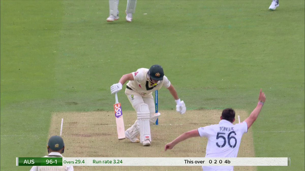 TWO FOR TONGUE! What a delivery to dismiss Warner ⚡