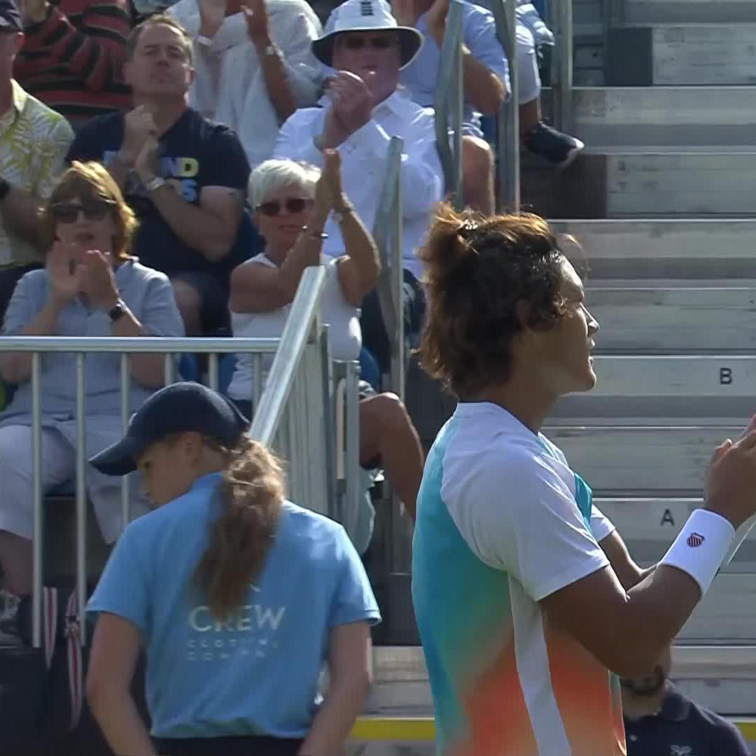 Zhanging with the big guns 💪 Zhang beats last year’s finalist Cressy 3-6 7-5 6-4 for his first grass court Quarter-Final! #RothesayInternational