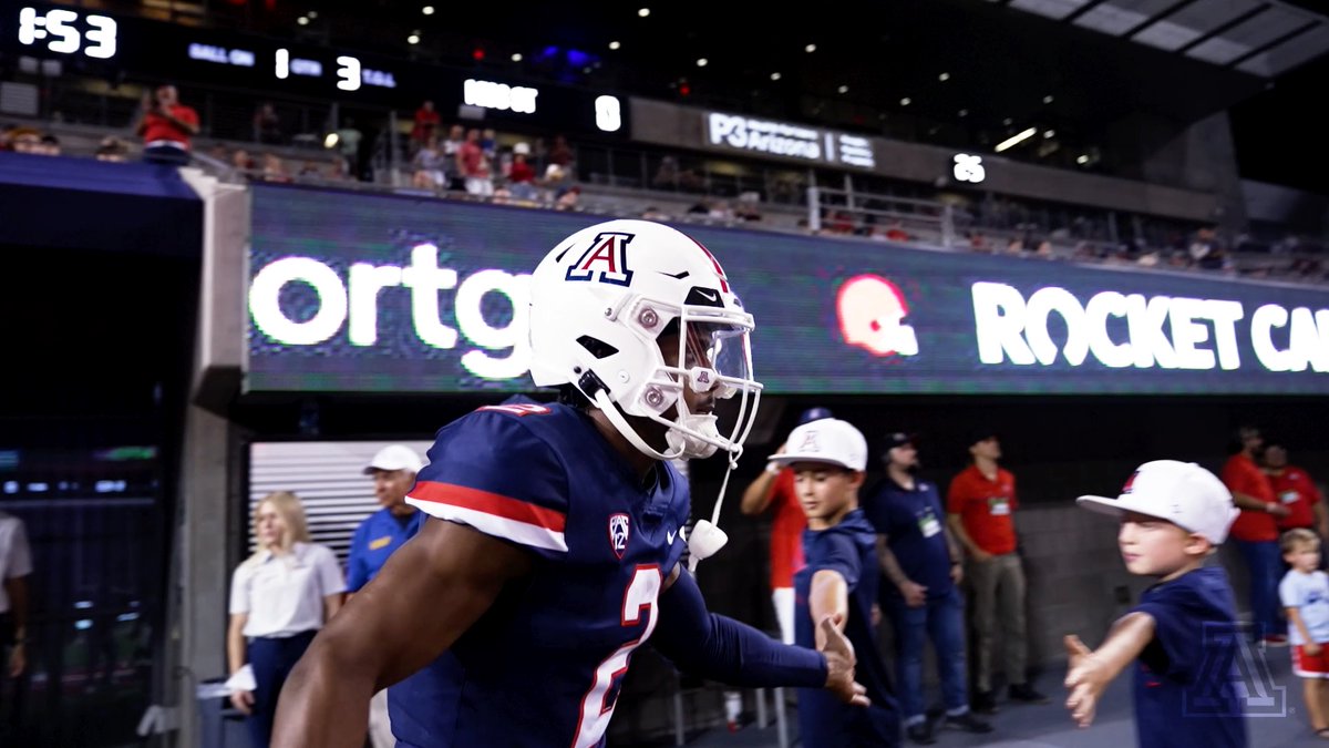 𝐁𝐞𝐡𝐢𝐧𝐝 𝐓𝐡𝐞 𝐇𝐞𝐥𝐦𝐞𝐭 with Jacob Cowing 🏈