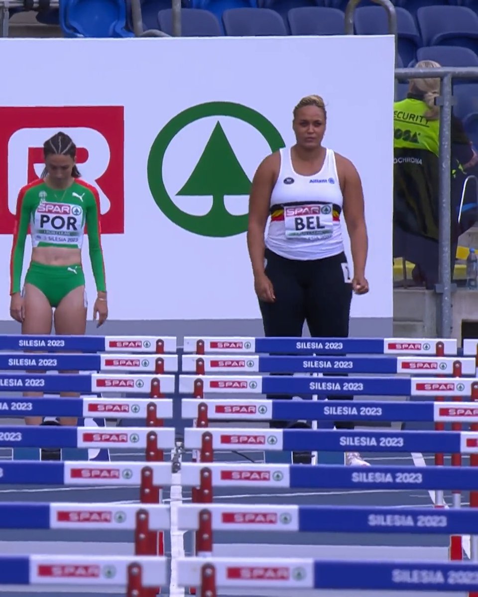 【勇気ある出走】陸上チーム選手権の女子100mハードルにベルギーの砲丸選手が急きょ出場、最下位も注目を集める ハードルに出場予定だった同国選手2人がケガで欠場。自身の競技をすでに終えた砲丸選手がチームの失格を防ぐため走ることを決意したという。