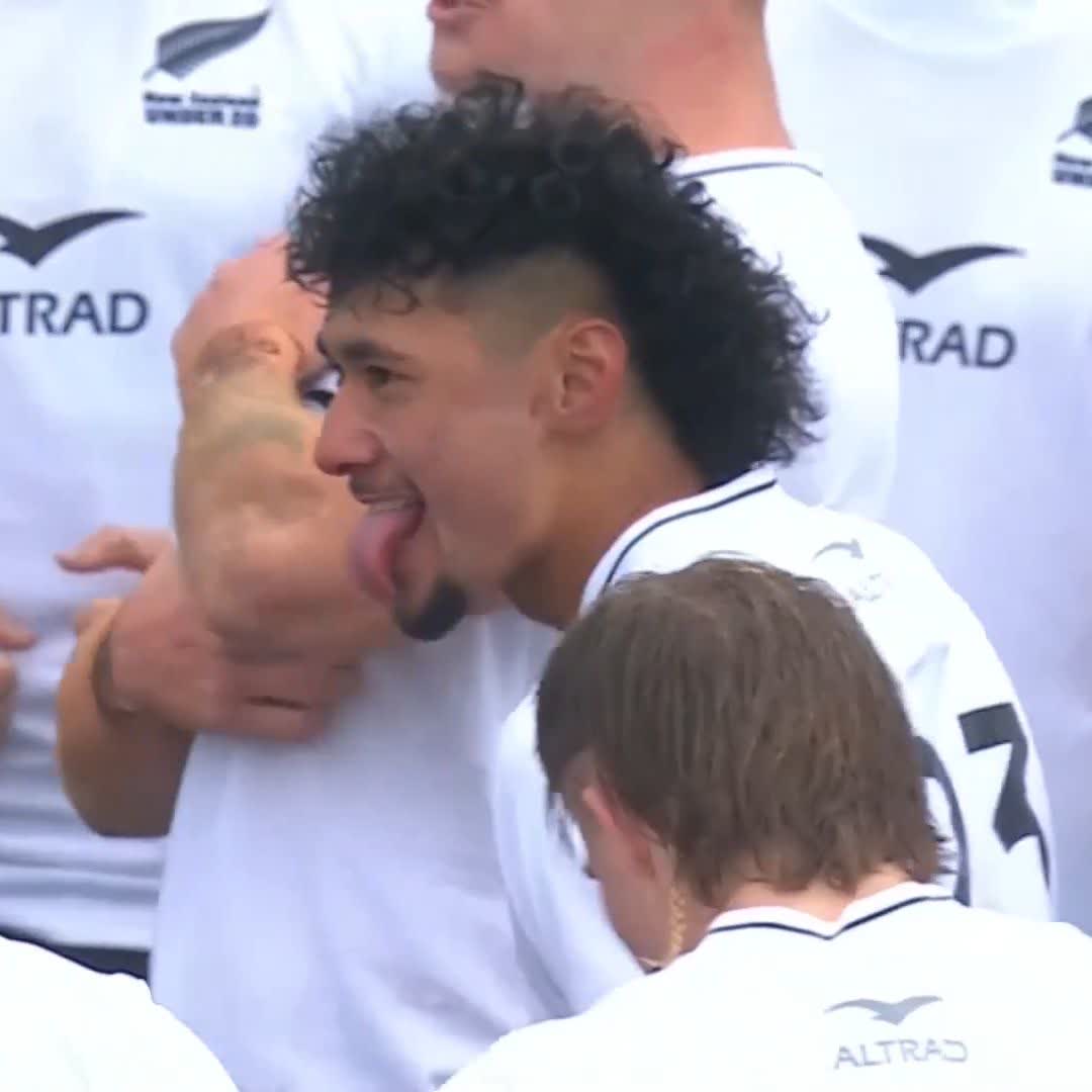The Baby Blacks are back with a passionate and powerful Haka! ๐ฅ #WorldRugbyU20s | New Zealand Rugby