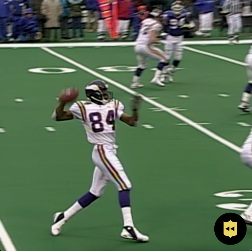 .Randy Moss threw 2 TD passes in his career. Which one was more impressive? (via NFL Legacy)