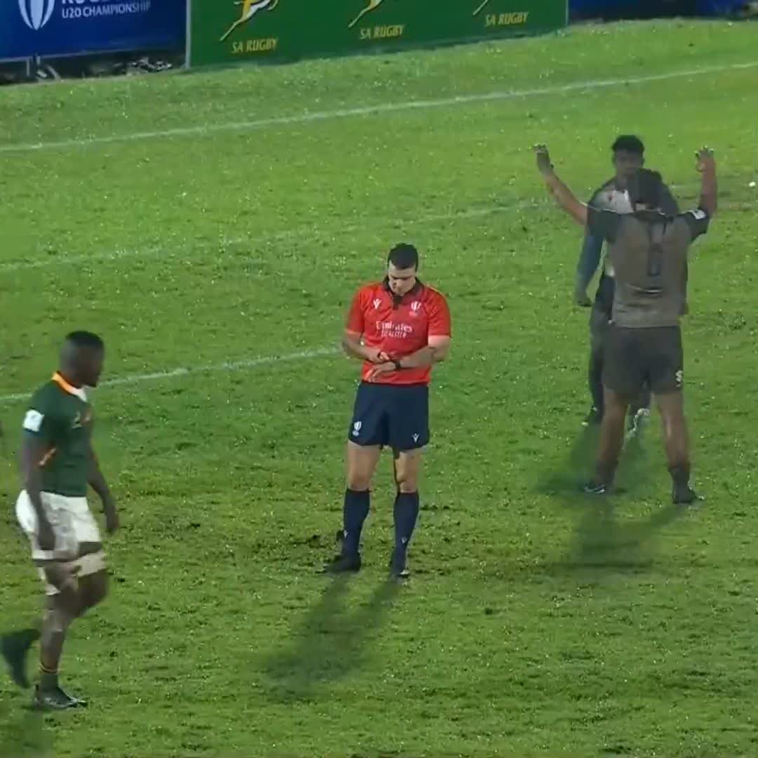 The scenes! ๐ฅ A first ever victory for Italy against South Africa! ๐ฎ๐น #WorldRugbyU20s | Italrugby