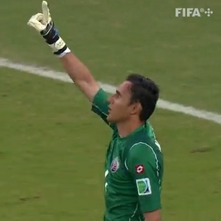 Un 29 de junio de 2014, Keylor Navas se convirtió en 𝑺𝒂𝒏 𝑲𝒆𝒚𝒍𝒐𝒓. 😇 🇨🇷 Disfruten de una de las mejores noches de FCRF 🇨🇷 en la #CopaMundialFIFA. ❤