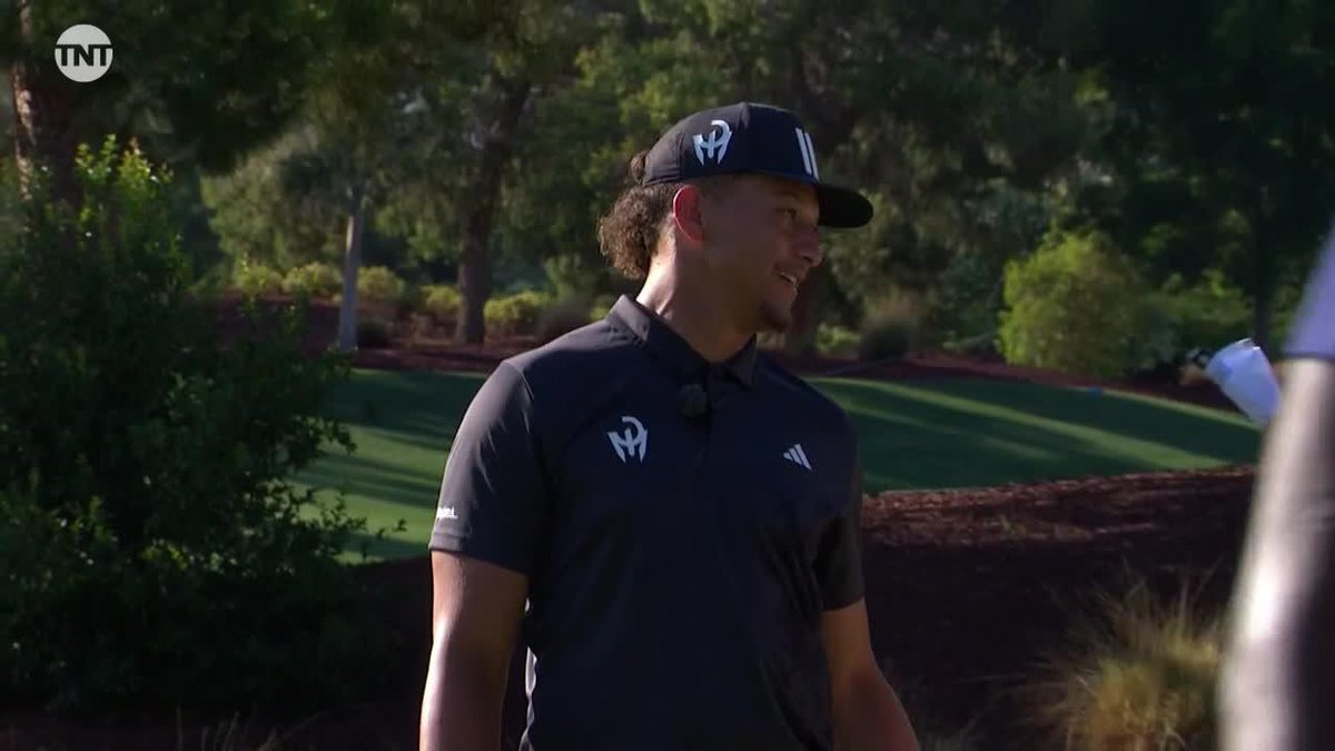 "Y'all over here talking about 3-1, like Joey Burrow ain't send your a-- home a year ago." Draymond chirping back at Mahomes and Kelce 😅 #CapitalOnesTheMatch