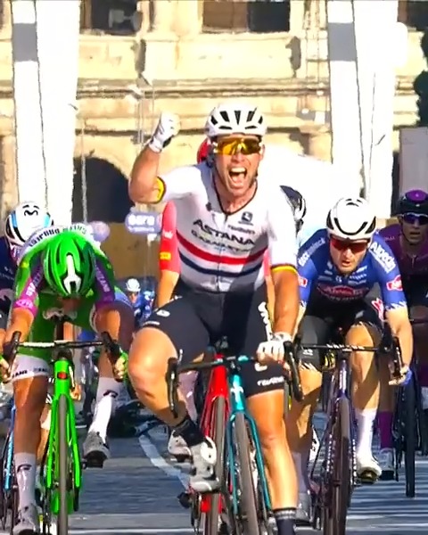 Mark Cavendish on Geraint Thomas leading him to that 𝒇𝒊𝒏𝒂𝒍 Giro d'Italia stage victory 🥰 Mark Cavendish | Orla Chennaoui