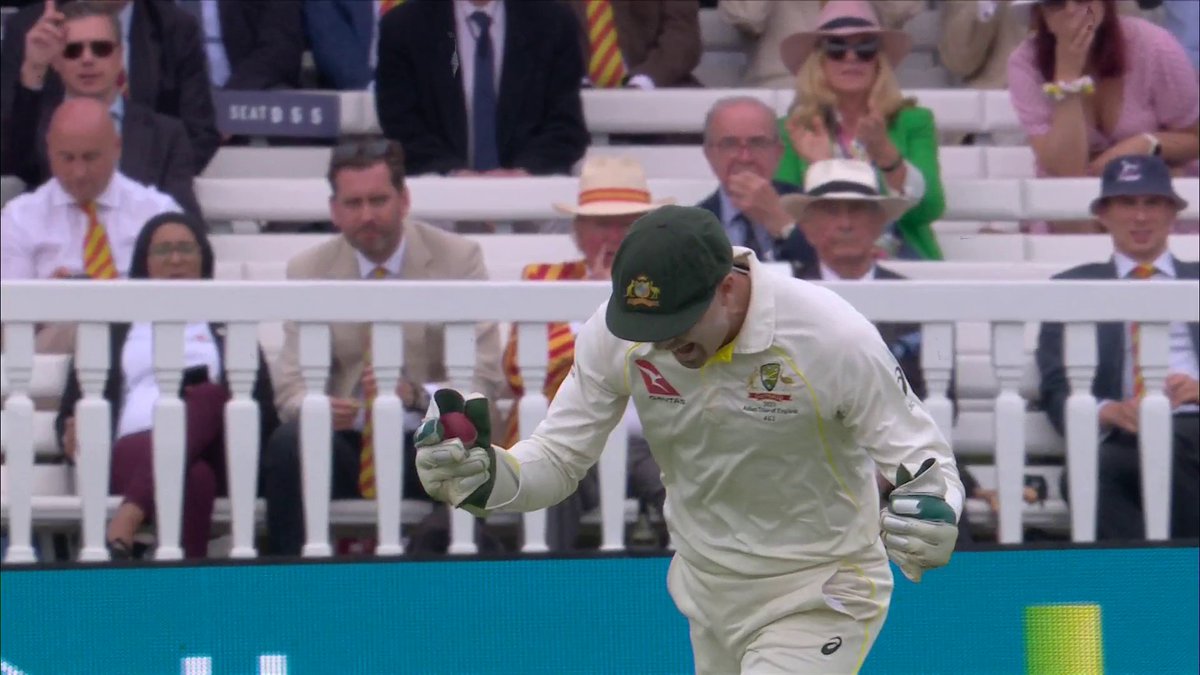 WHAT A CATCH! 👏 Ben Duckett is dismissed for 83.