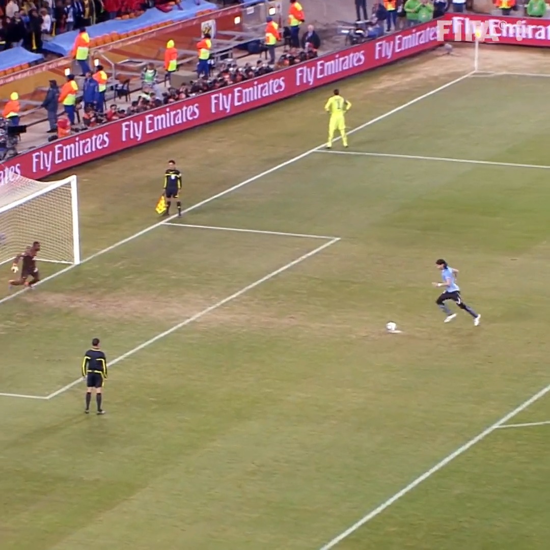 📁 Partidos dramáticos en la #CopaMundialFIFA 😱 └📁 Un día como hoy 🗓️ └📁 Uruguay 🆚 Ghana Hace 13 años Selección Uruguaya se llevaba un partido para el infarto en Sudáfrica 2010. 🇺🇾🙌
