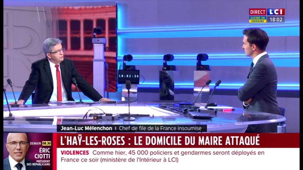Je n'ai rien à gagner ou à perdre dans cette histoire, sinon mon pays. Je ne crois pas que ce soit une bonne chose que nous nous enterrions chacun dans une tranchée, que les uns puissent dire que les autres sont des nuisibles. #EnTouteFranchise
