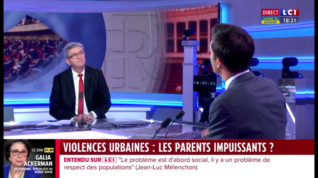 Les riches, les puissants, se sont ensauvagés. Ils veulent vivre à part des "nuisibles" comme dit leur police, les tenir à distance, les mâter. Les riches ne veulent plus vivre avec les autres. Ils ont leurs quartiers barricadés, leurs moyens de transport, leurs hôpitaux.