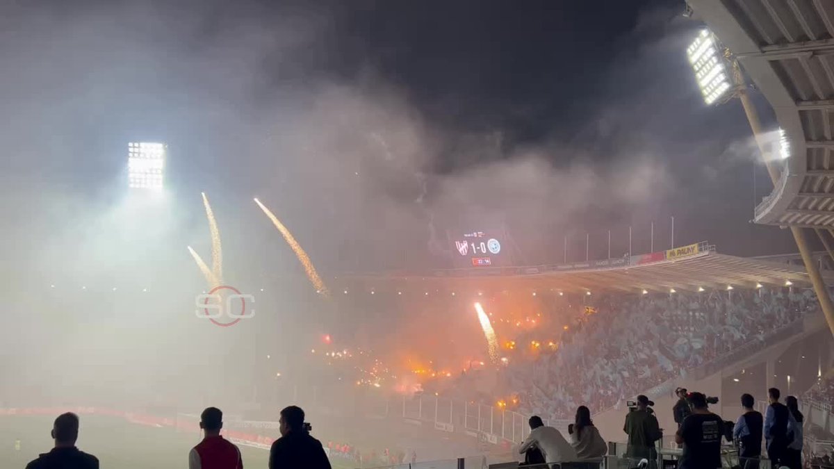 "ESTA ES LA GLORIOSA PRIMERA BARRA..."