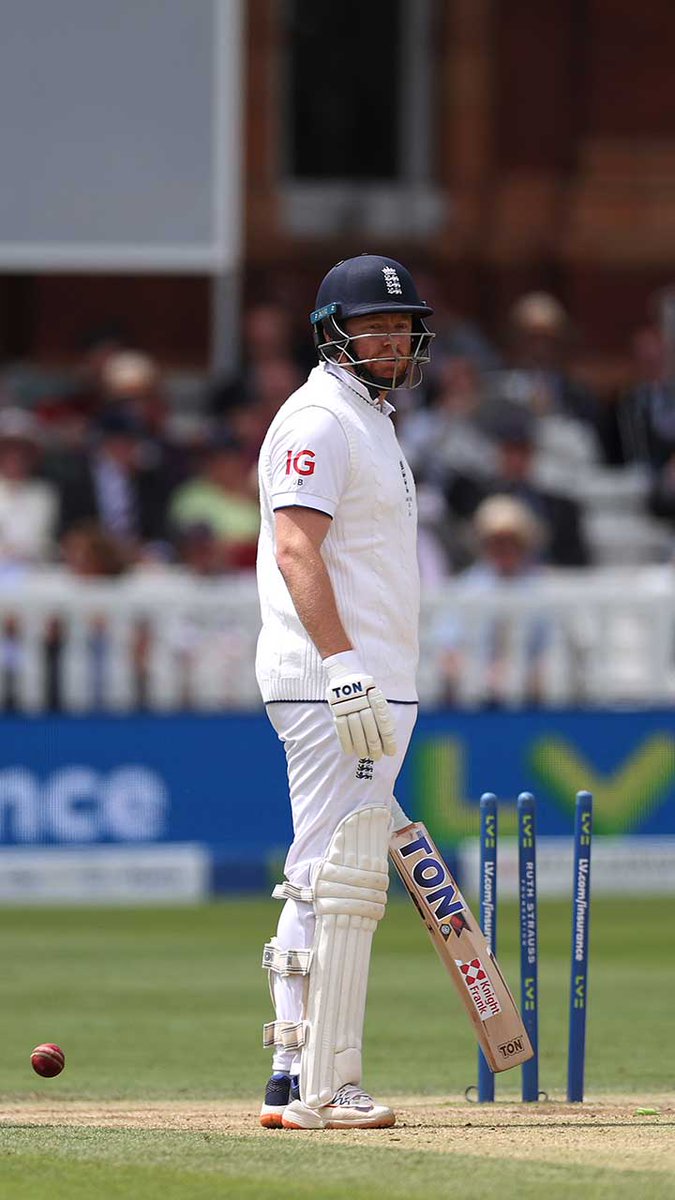 The captains share their differing views on Jonny Bairstow's dismissal #Ashes