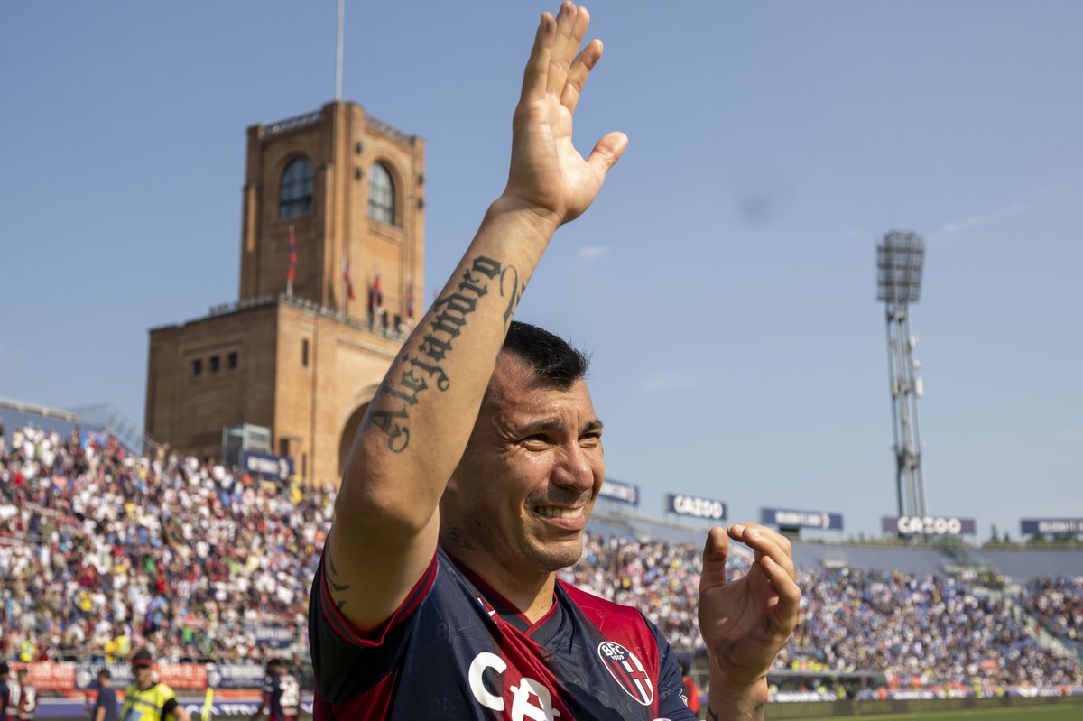 Grazie Gary ❤️💙 Gary Medel #WeAreOne