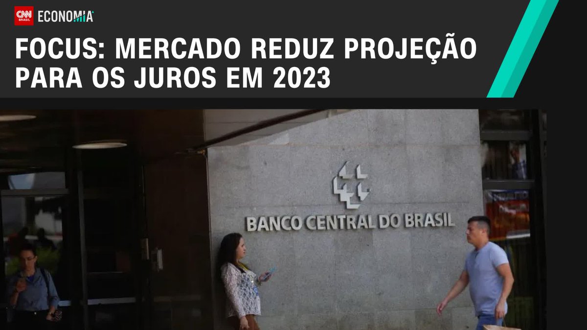O mercado reduziu a projeção para a taxa de juros da economia, a Selic, em 2023, passando de 12,25% para 12% ao ano, segundo o Boletim Focus #LiveCNNBrasil