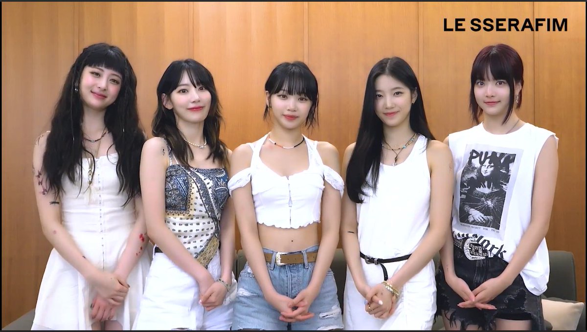 ＼FEARNOTの皆さんへお知らせ💌／ 『2023 LE SSERAFIM TOUR ‘FLAME RISES’ IN JAPAN』開催を記念して #LE_SSERAFIM よりメッセージが届きました🥰✨ 公演の詳細はこちら 📍 #FLAME_RISES