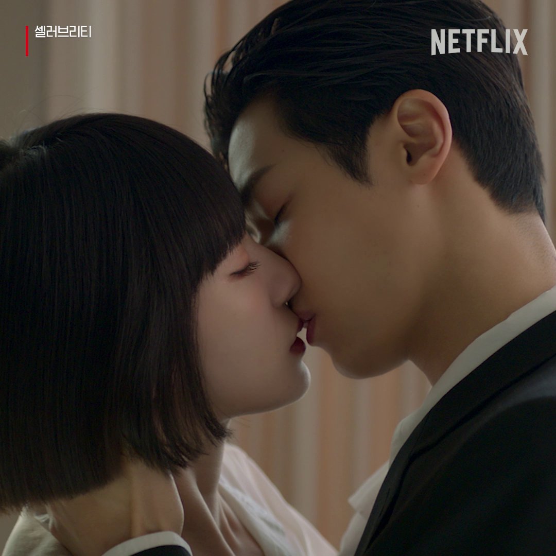 냅다 사과부터 날리고 시작하는 키스 어떤데 #셀러브리티 #Celebrity