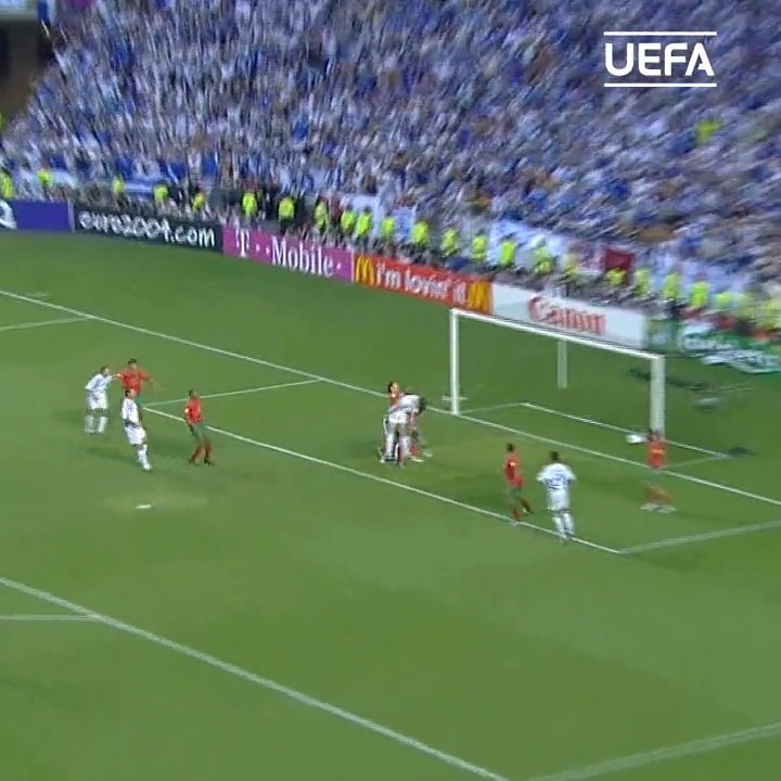 🇬🇷 Angelos Charisteas' header was the winning goal in the EURO 2004 final as Greece were crowned European champions 🏆 #OTD | Ethniki Omada