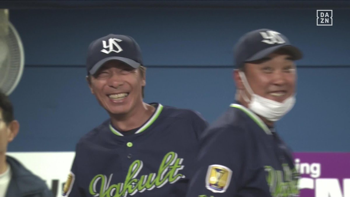 ヤクルト川端慎吾 1塁から帰れる一番いいエリアに、そしてランナー長岡激走！ 決勝の代打タイムリー2塁打