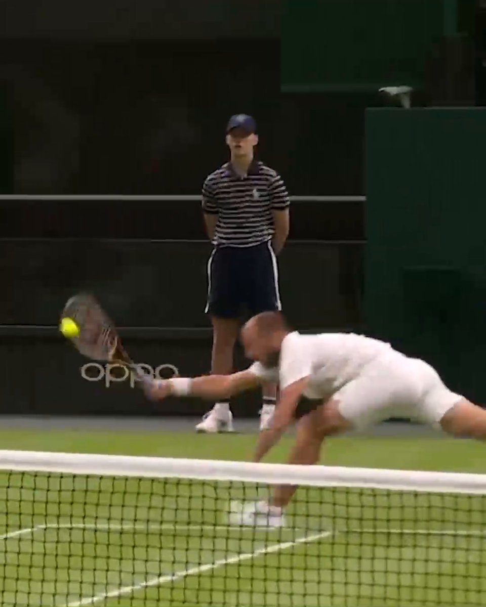 WHAT AN EFFORT BY DANIEL EVANS ON THIS POINT 👏 #Wimbledon