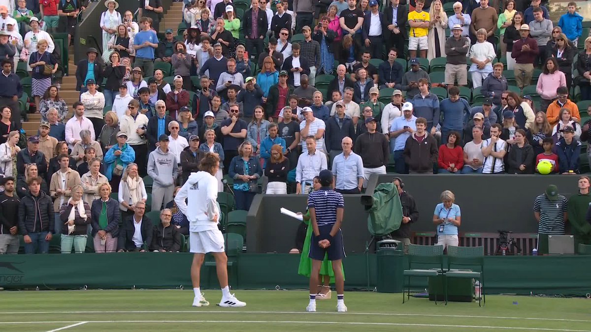 Stefanos Tsitsipas on Paula Badosa showing up at his match: “Oh! I just found out, I had no idea.” Paula puts a heart up for Stef. 🫶 These two are adorable. I don’t care what anyone says. 🥹